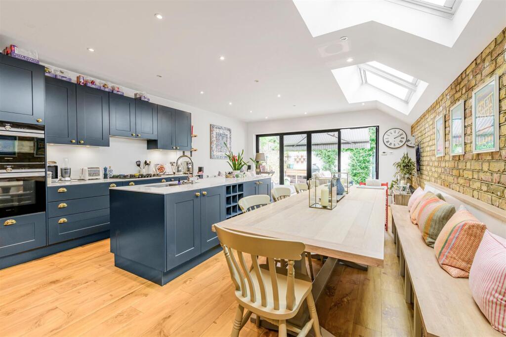 Main image of property: White Hart Lane, Barnes, SW13