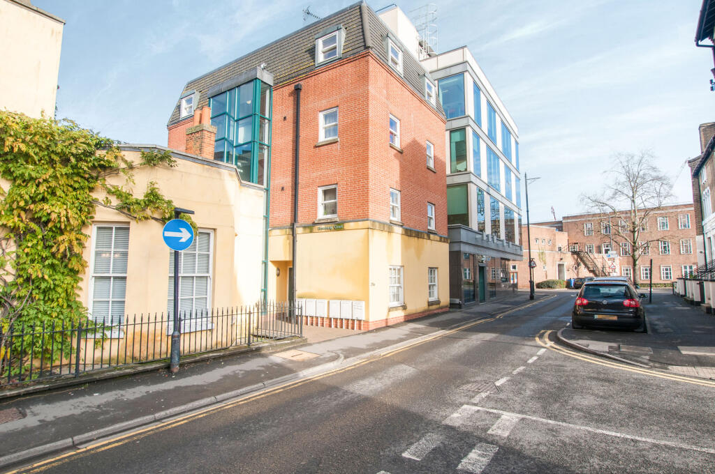 Main image of property: Broadway Court, 29A Broadway, Maidenhead, SL6