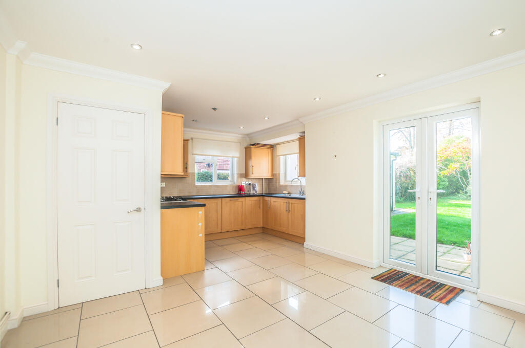 Main image of property: Farm Road, Maidenhead, SL6