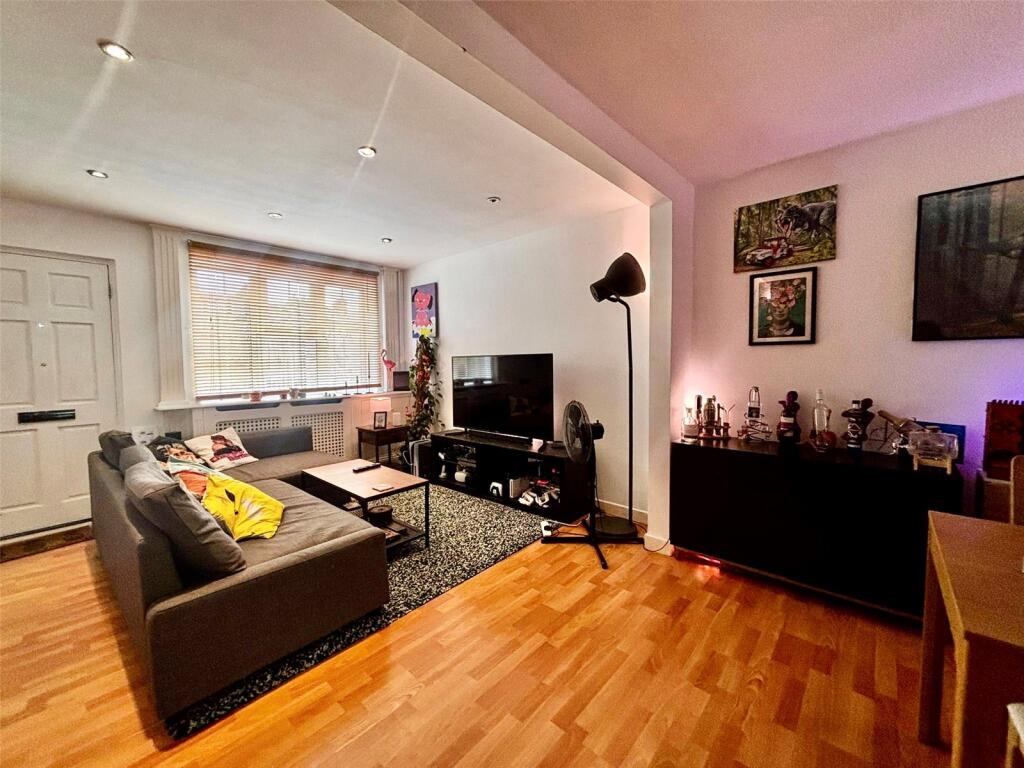 Main image of property: Clewer Fields, Windsor, SL4
