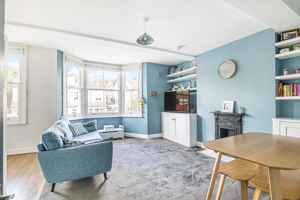 3 bedroom flat for sale in Troy Road, Crystal Palace, SE19