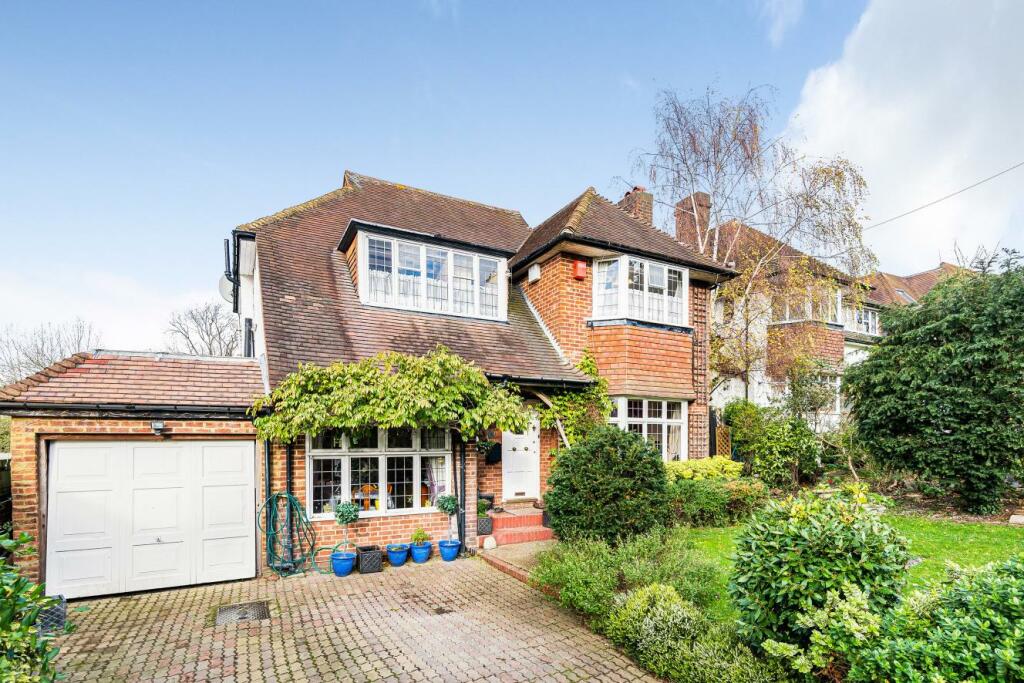 4 bedroom detached house for sale in Gibsons Hill, Streatham, SW16