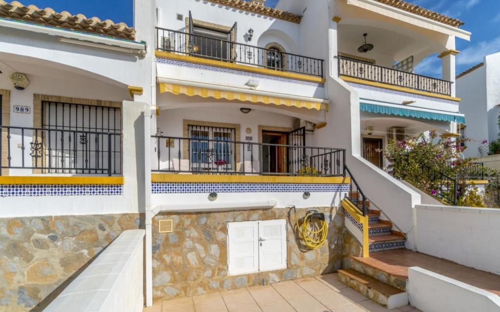 2 bedroom town house for sale in Villamartin, Spain