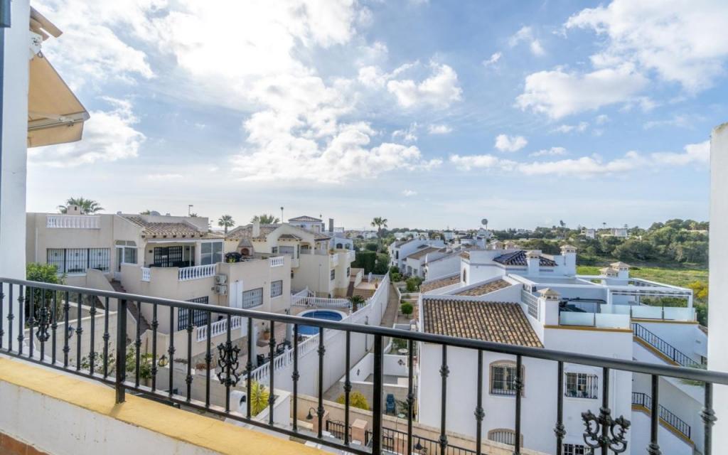 2 bedroom town house for sale in Villamartin, Spain