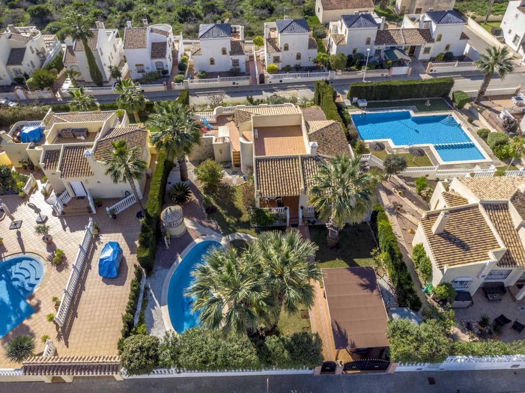 4 bedroom detached villa for sale in Villamartin, Spain