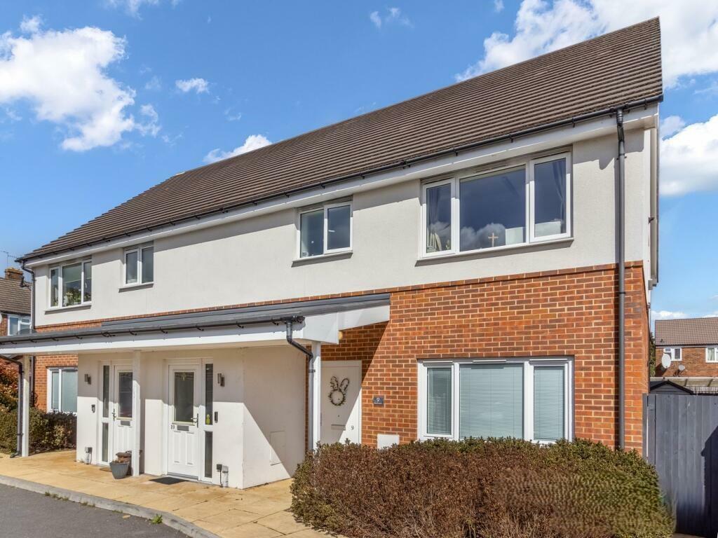 2 bedroom flat for rent in Beazley Court Cheshunt, Waltham Cross, EN8