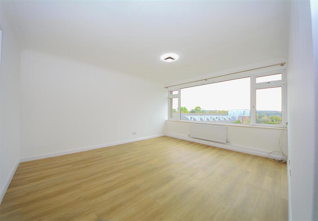 Main image of property: Park Farm Close, London,N2