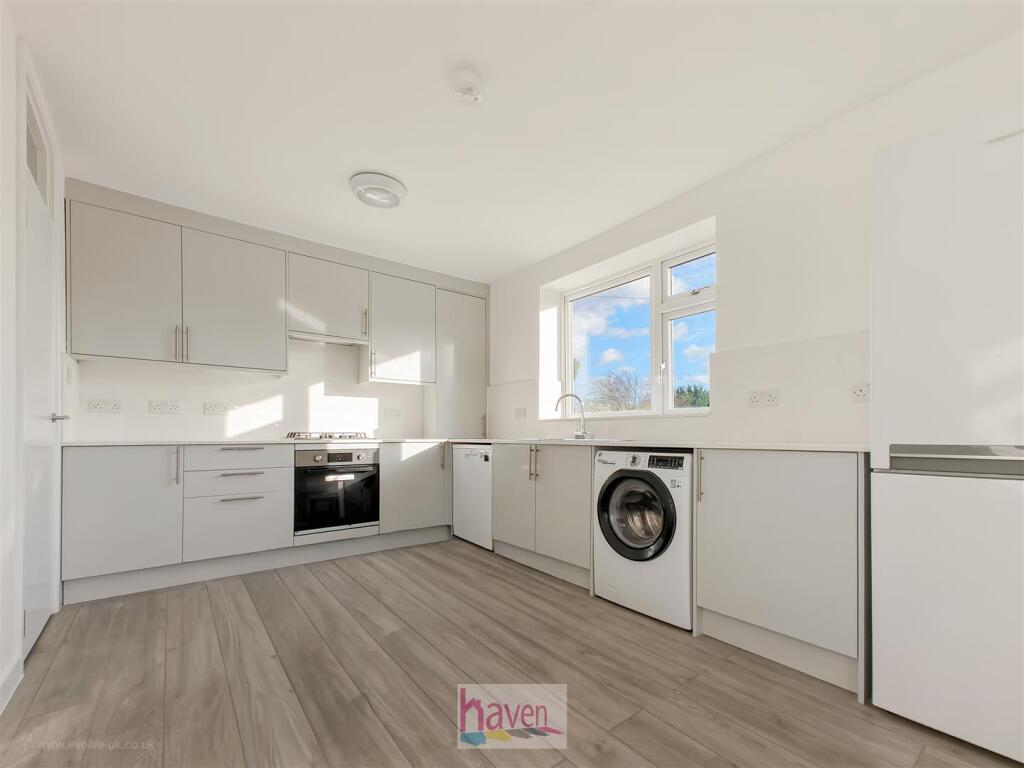 Main image of property: Crescent Way, London,N12