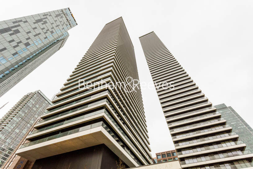 Main image of property: Wardian, Canary Wharf, E14