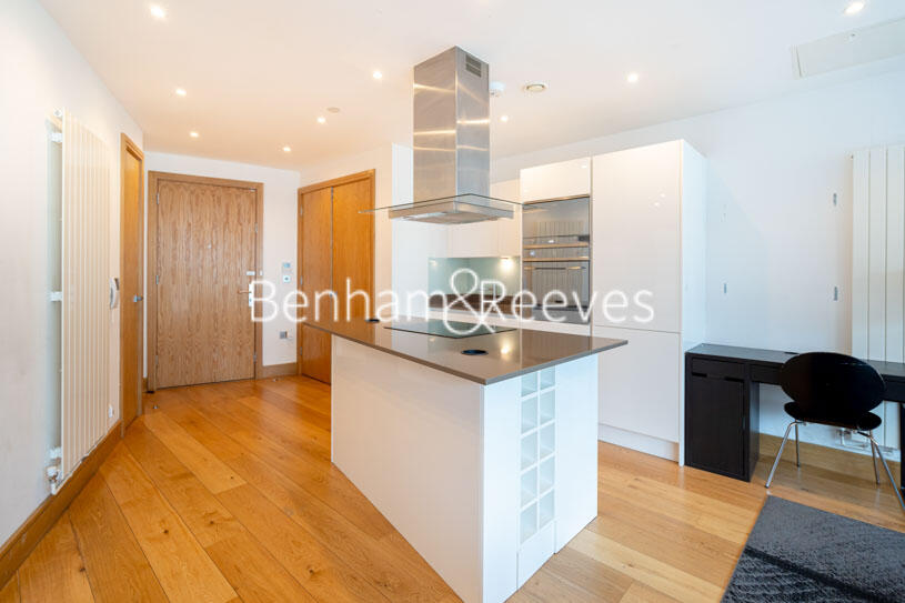 Main image of property: Crossharbour Plaza, London, E14