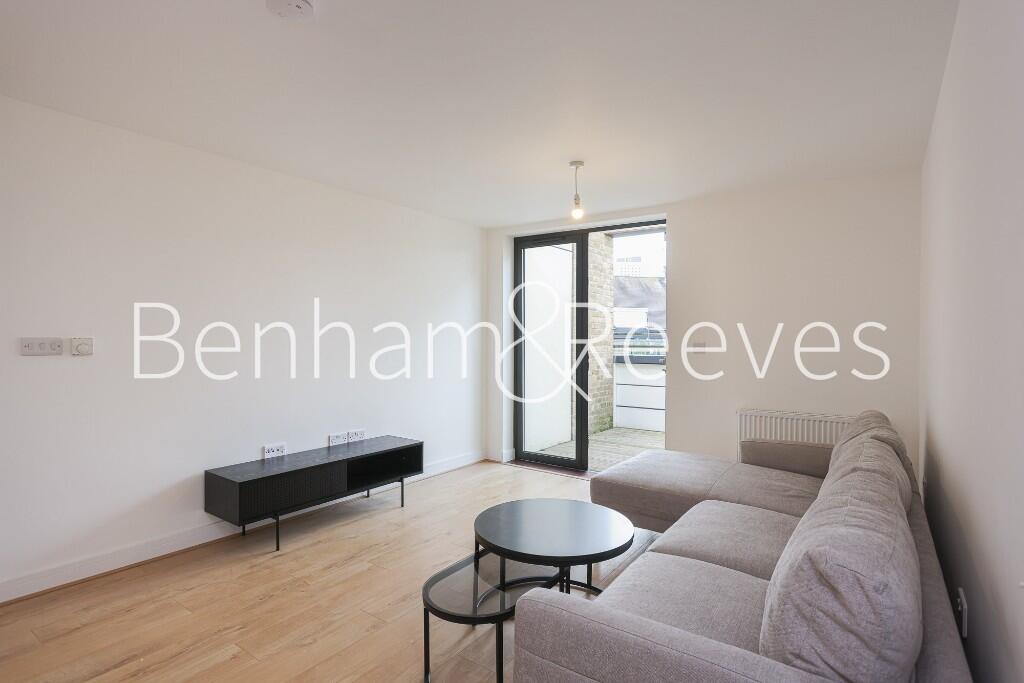 Main image of property: Shepherd Court, Canary Wharf, E14