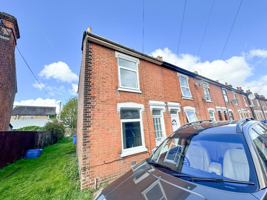 3 bedroom end of terrace house for sale in Cullingham Road, Ipswich, IP1
