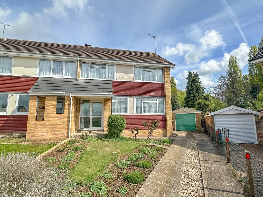 Main image of property: Worsley Close, Ipswich, IP2