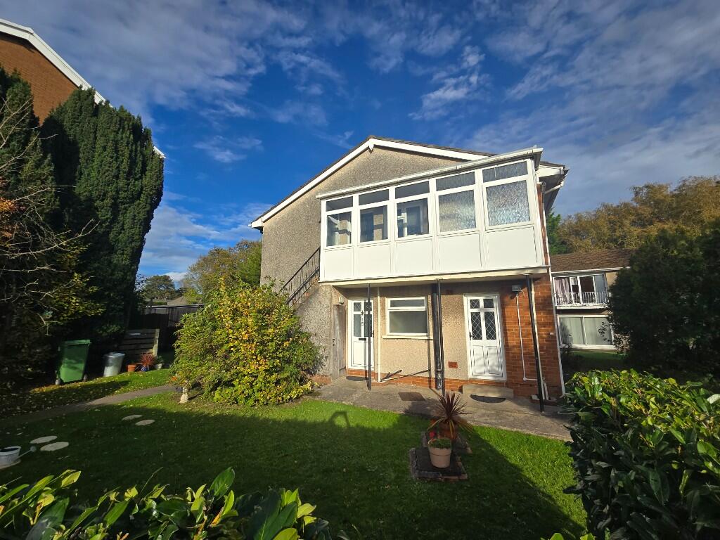Main image of property: Clos Hendre, Rhiwbina, Cardiff
