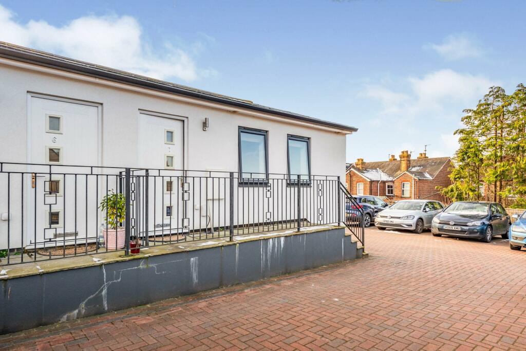 1 bedroom apartment for rent in Priory Road, REIGATE, RH2