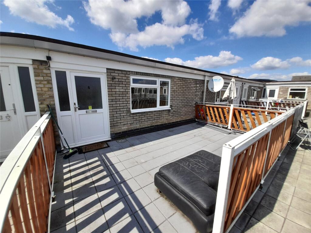 Main image of property: High Street, Langley, Slough, Berkshire, SL3