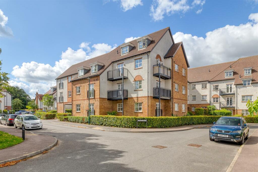 2 bedroom apartment for sale in Wissen Drive, Letchworth Garden City