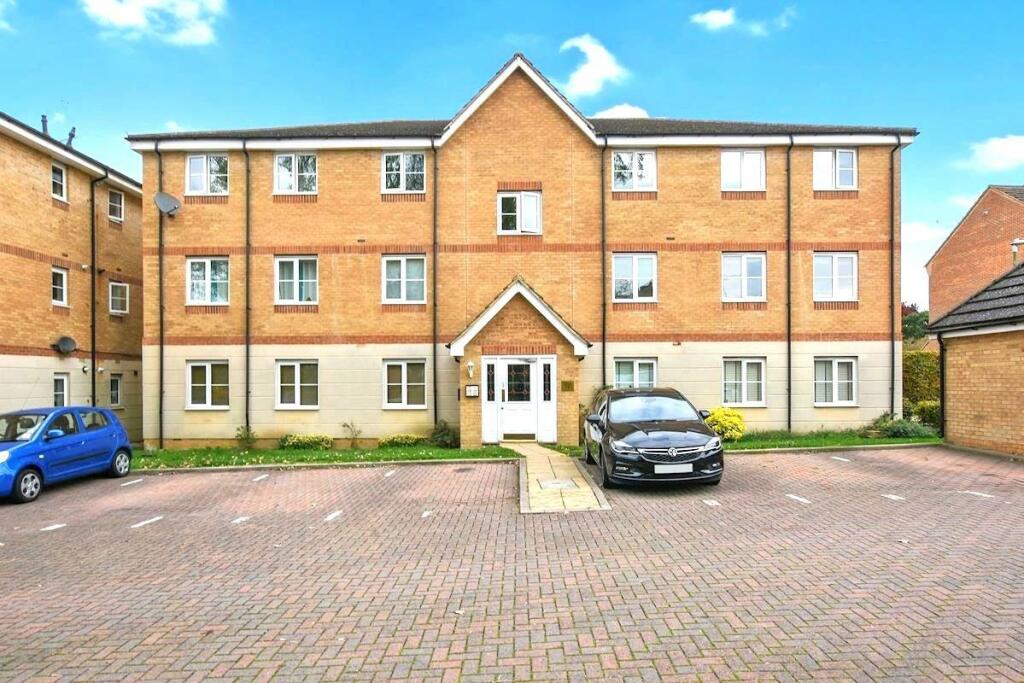 1 bedroom apartment for sale in Queens Court, Bennington Drive