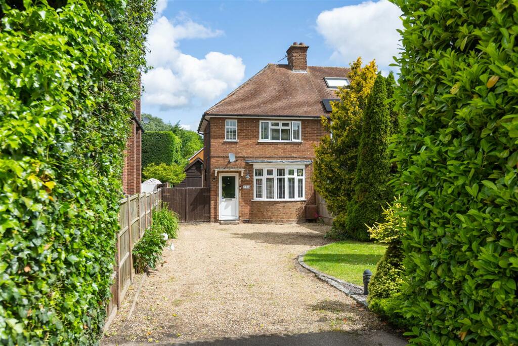 2 bedroom semidetached house for sale in Stotfold Road, "Church End