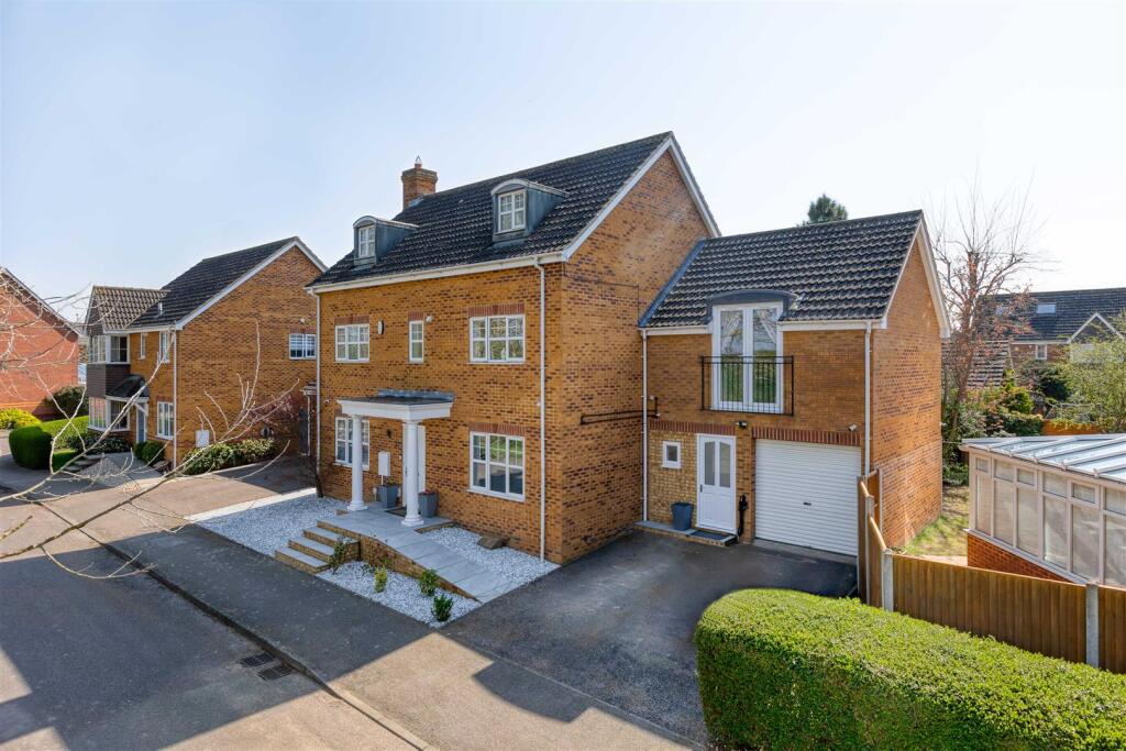 Main image of property: The Hermitage House & Annexe, "Church End", Arlesey, SG15 6XF