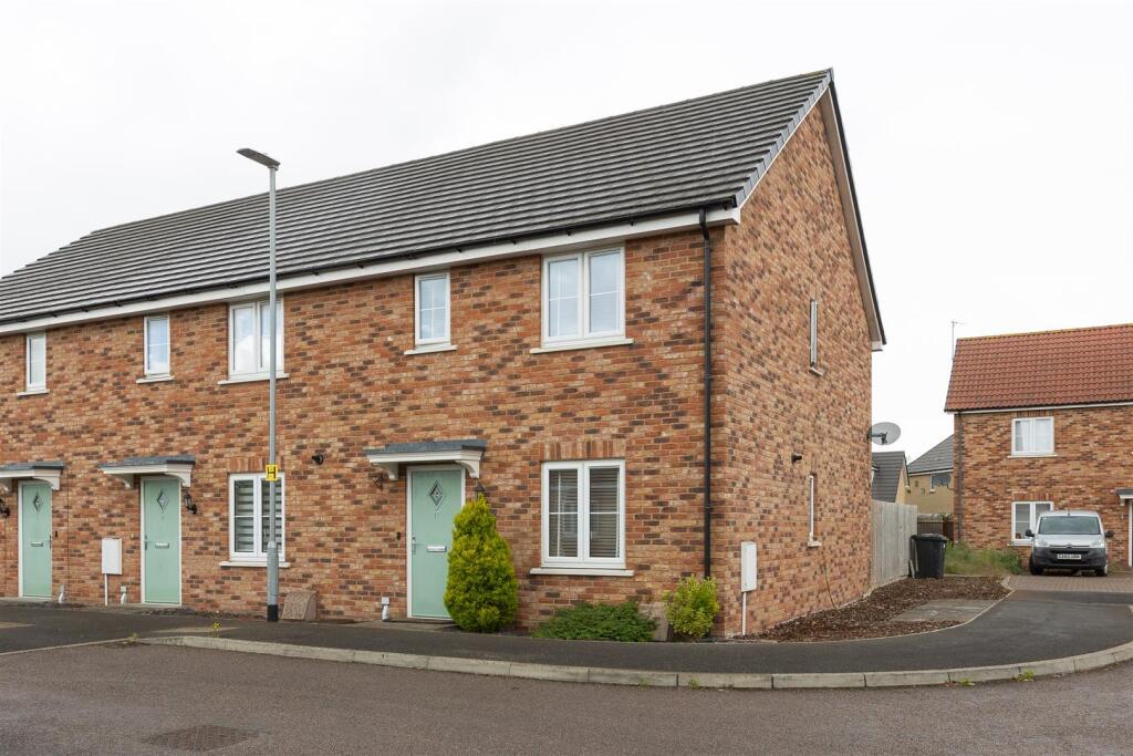 Main image of property: Maple Gardens, Stotfold SG5 4SH
