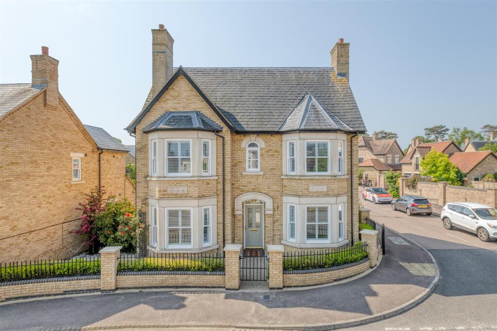 Main image of property: Bronte Avenue, Fairfield, SG5 4FB