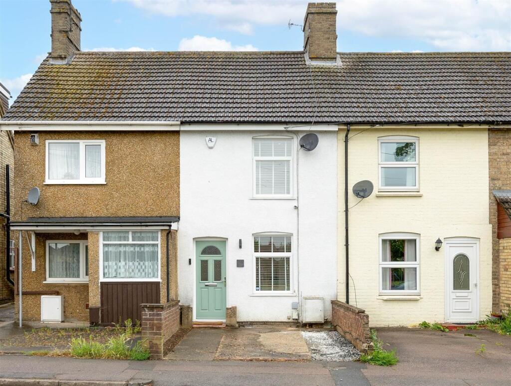 Main image of property: Hitchin Road, Stotfold SG5 4HT