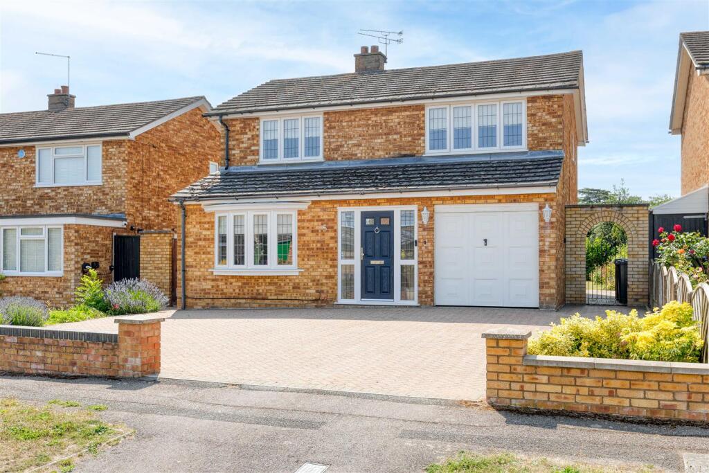 Main image of property: Cedar Avenue, Ickleford,  SG5 3XU