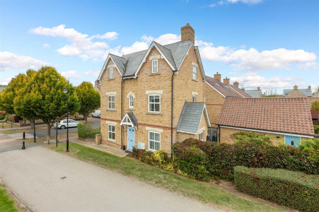 Main image of property: Bronte Avenue, Fairfield SG5 4FT