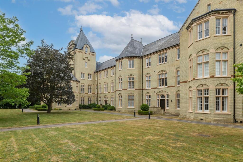 Main image of property: West Wing, Fairfield Hall, Kingsley Avenue, Fairfield, SG5 4FY