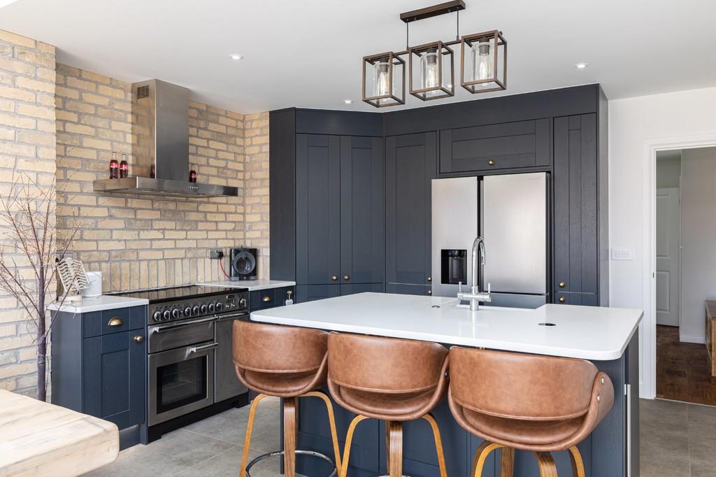 4 bedroom semidetached house for sale in Hardy Way, Fairfield, Hitchin