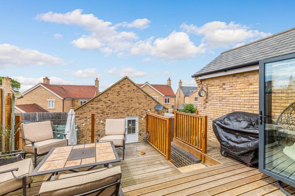 4 bedroom semidetached house for sale in Hardy Way, Fairfield, Hitchin