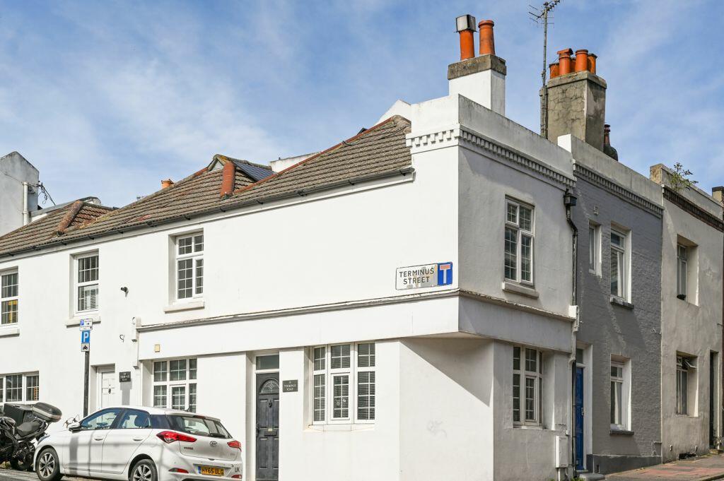 1 bedroom terraced house for sale in Terminus Road, Brighton, BN1
