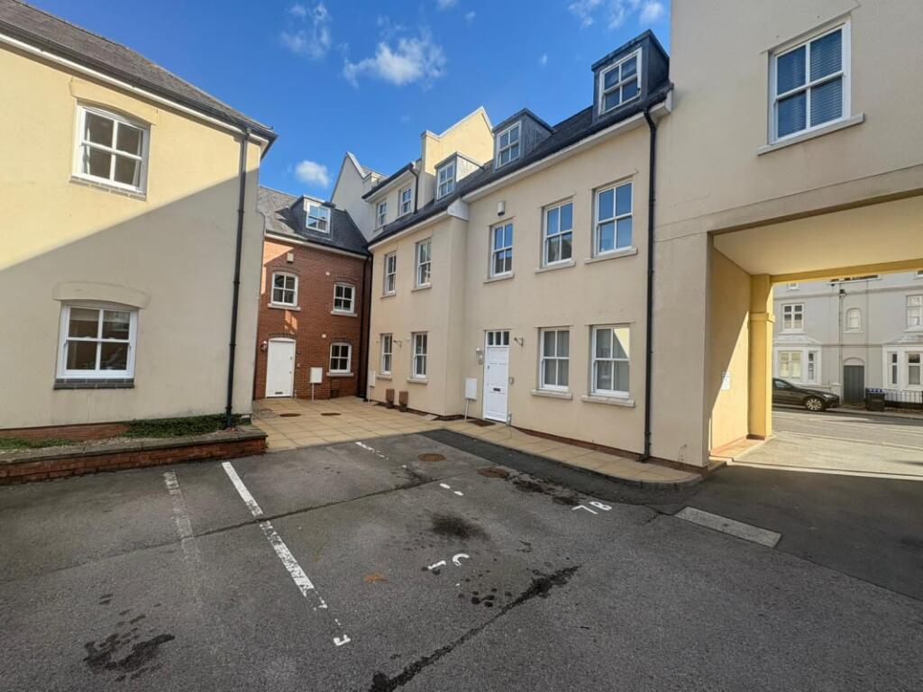 Main image of property: Clarendon Avenue, Leamington Spa, CV32