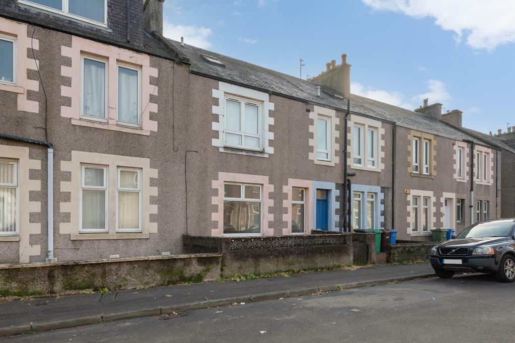 2 bedroom ground floor flat for sale in Taylor Street, Methil, KY8