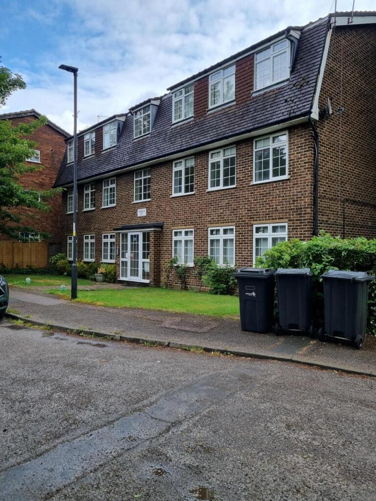 Main image of property: The Ridgeway, EN2