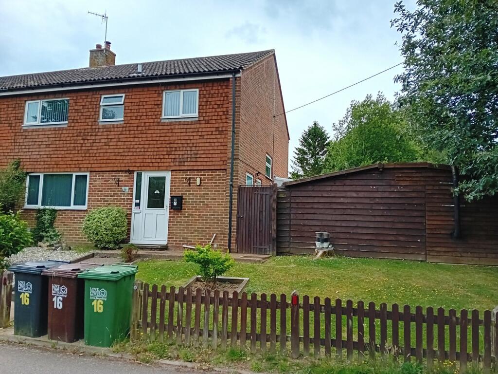 4 bedroom semidetached house for sale in Ticehurst Avenue, Bexhill on