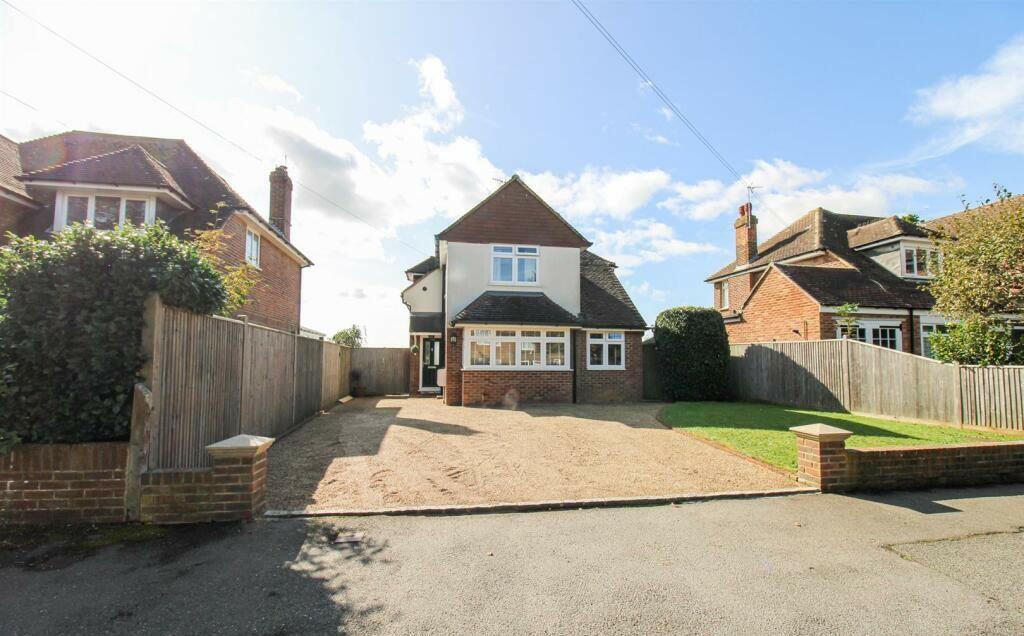 3 bedroom detached house for sale in Glenleigh Avenue, Bexhill on Sea, TN39