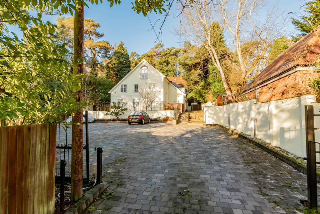 2 bedroom apartment for rent in Castle Road, Camberley, GU15