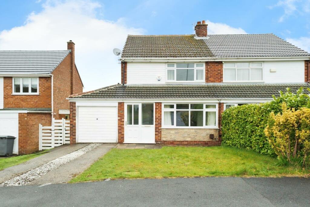 3 bedroom house for sale in Shaw Moor Avenue, Stalybridge, SK15