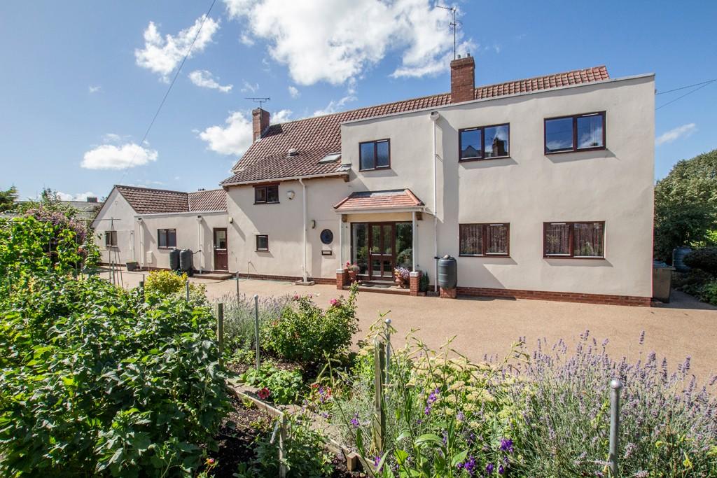 7 bedroom detached house for sale in Stagshaw Road, Corbridge