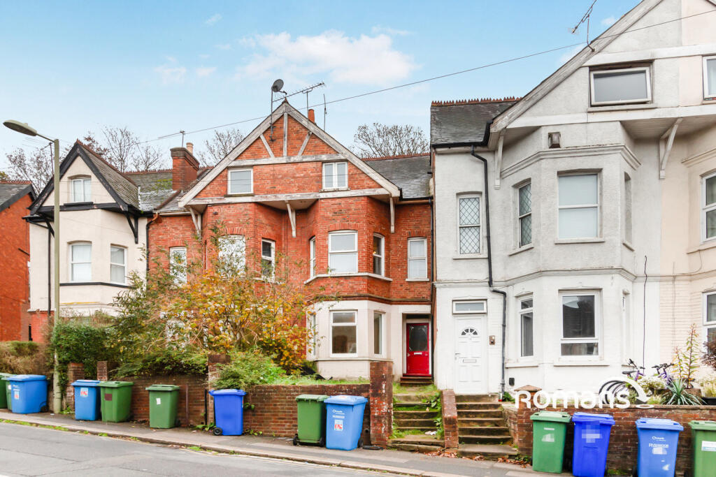 Main image of property: York Road, Aldershot, Hampshire, GU11