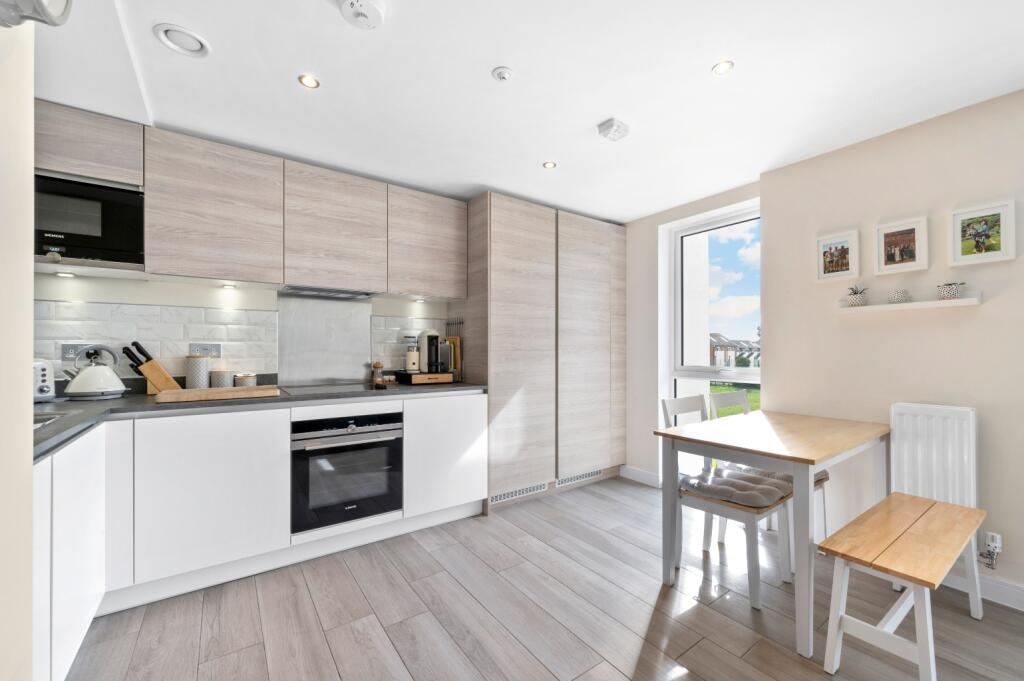 2 bedroom apartment for sale in Hawker Drive, Addlestone, Surrey, KT15