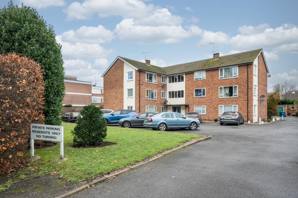 Main image of property: Chertsey Road, Shepperton, Surrey, TW17