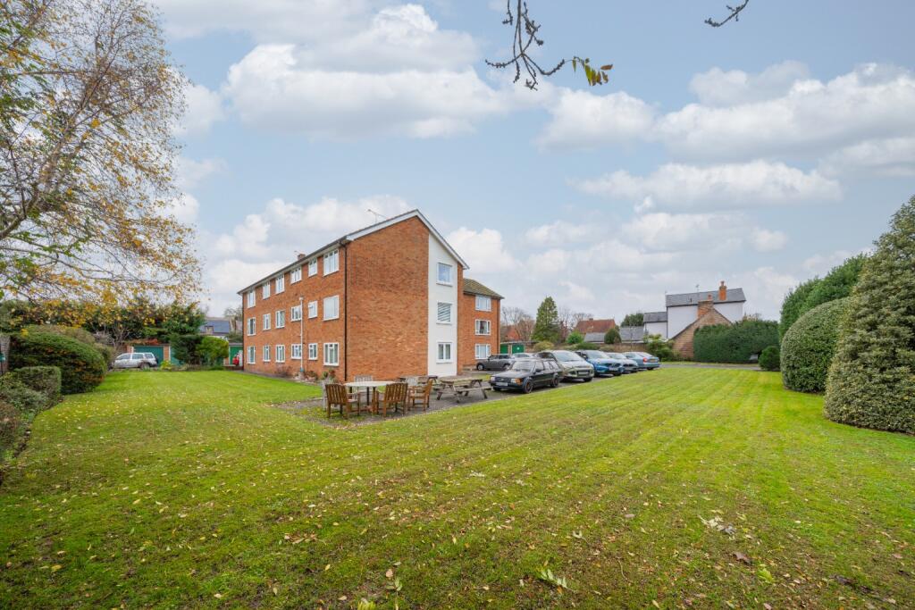 Main image of property: Chertsey Road, Shepperton, Surrey, TW17