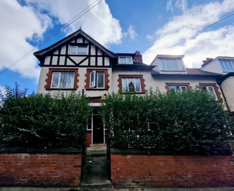 7 bedroom end of terrace house for sale in Rokeby Gardens, Headingley, Leeds, LS6