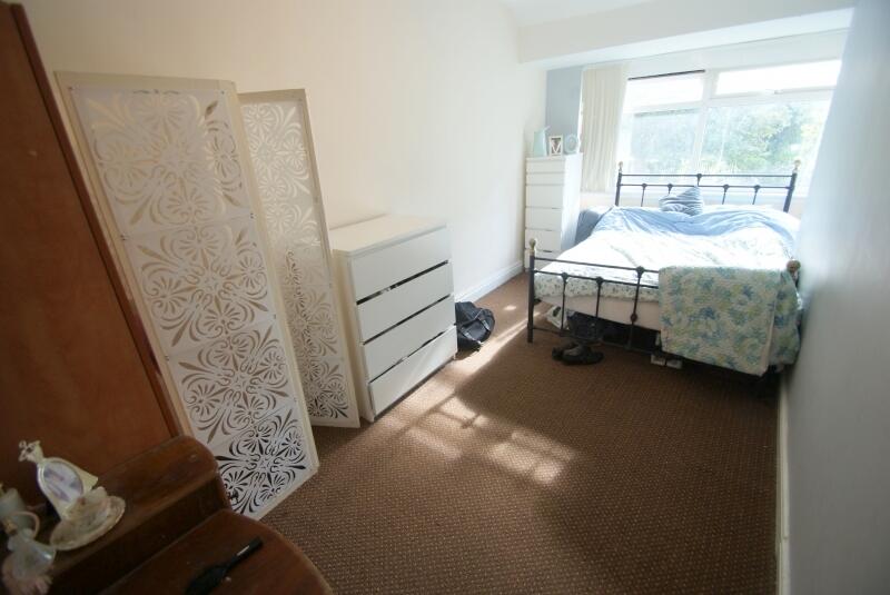 4 bedroom semi-detached house for rent in Park View Road, Hyde Park, Leeds, LS4