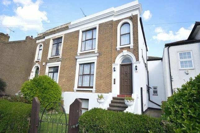 4 bedroom semi-detached house for rent in Darnley Road, Gravesend, Kent, DA11
