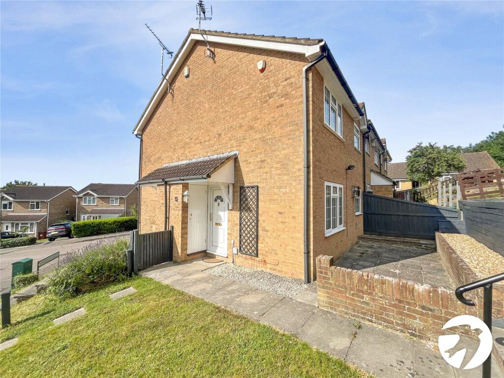 Main image of property: Stonecross Lea, Chatham, Kent, ME5