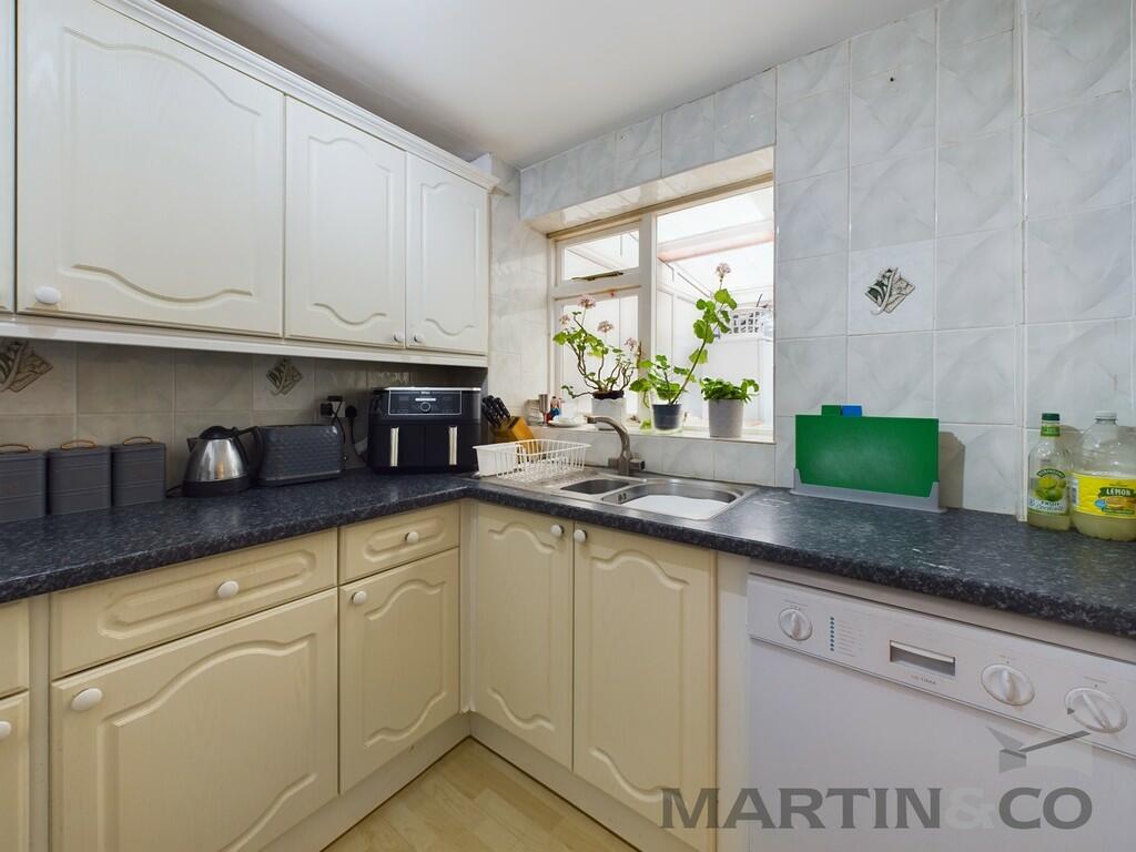 Additional property image - Cedarwood Drive, St Albans